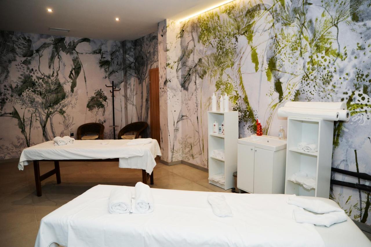 Flora Hotel - Apartments Borowec Zewnętrze zdjęcie