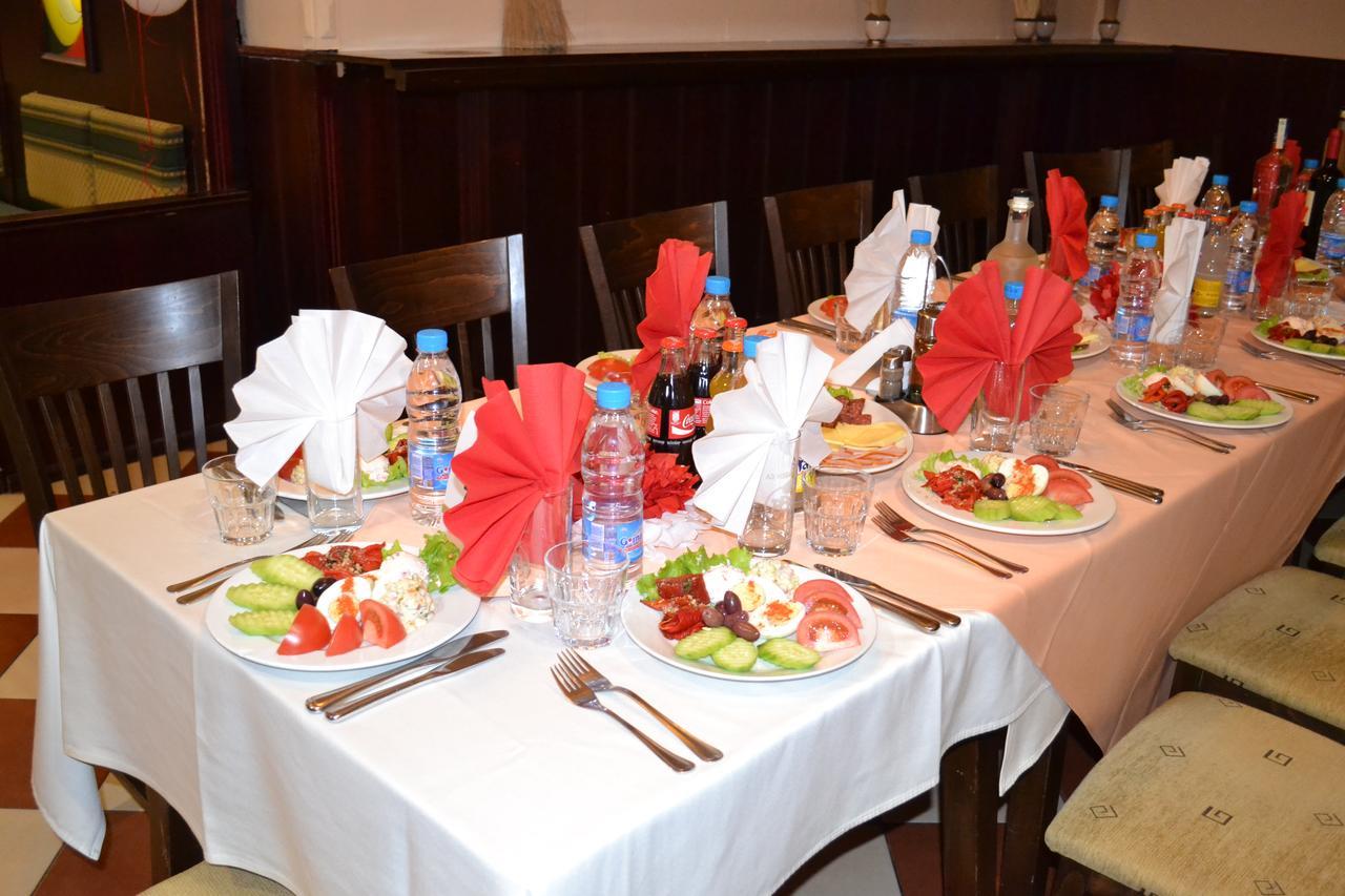 Flora Hotel - Apartments Borowec Zewnętrze zdjęcie